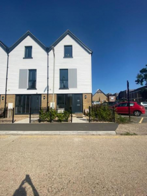 Whitstable Townhouse by the Sea